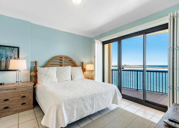 Grand Pointe 702